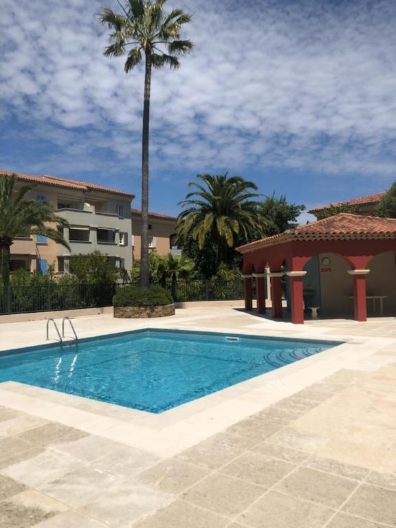 Belle Residence Au Centre De Saint Tropez Avec Piscine Et Garage ภายนอก รูปภาพ